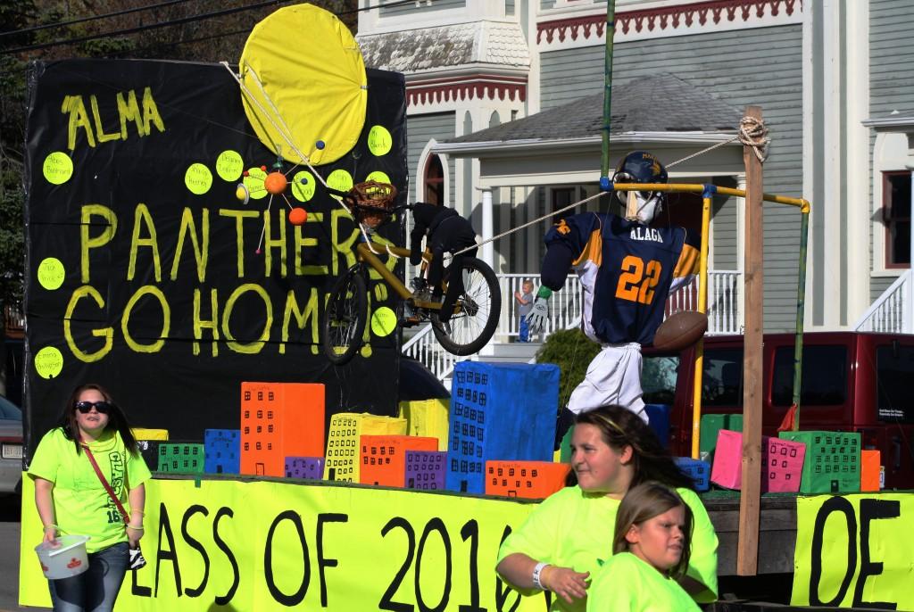 This+is+the+2013+sophomore+float+for+the+homecoming+parade%2C+They+won+homecoming+week.+%7C+Photo+by+Michaela+Post