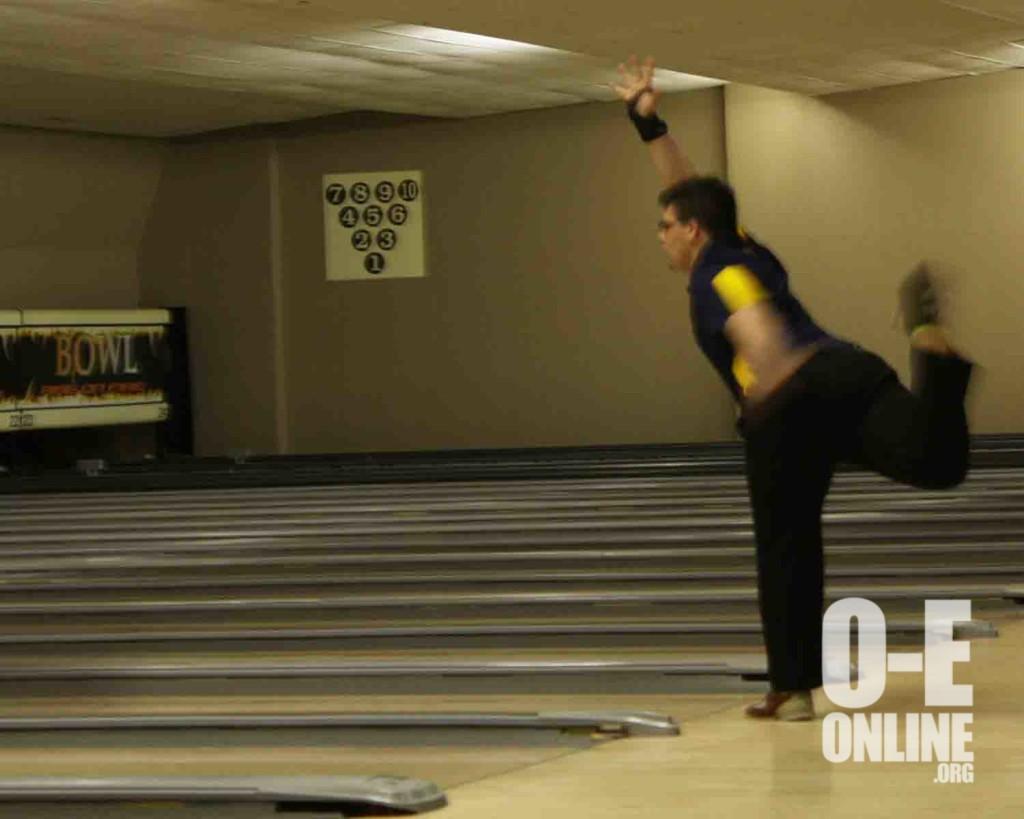 Senior+bowler%2C+Freeman%2C+throws+the+ball+in+hope+for+a+strike.+%7CPhoto+by+Jeanelle+Courtnay