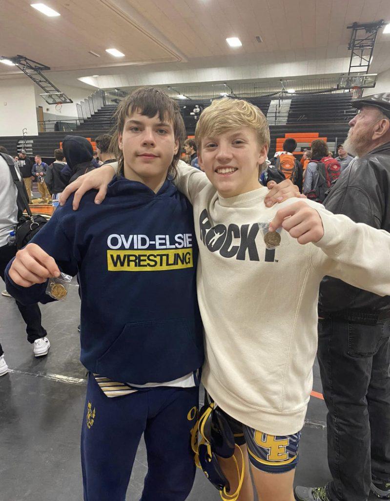 Varsity Wrestlers Place in Regionals, Heading to States
